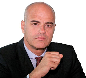 Claudio Descalzi, CHIEF EXECUTIVE OFFICER AND GENERAL MANAGER (photo)